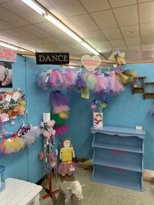 Children's tutus, pet tutus, pet collar flowers and bows