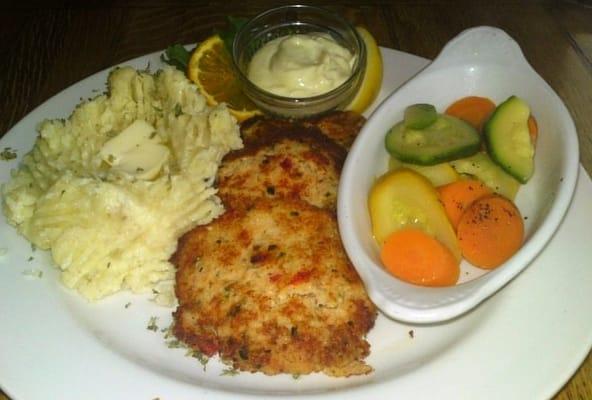 Maryland style crab cakes with mashed potatos.