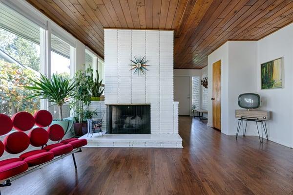 Mid-Century Homes by Anthology