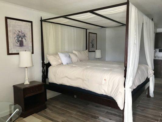 Deluxe King Bedroom