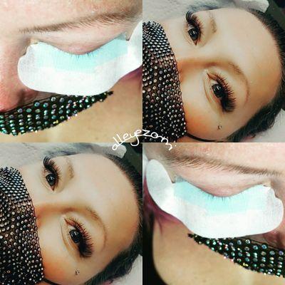 Volume eyelash extensions