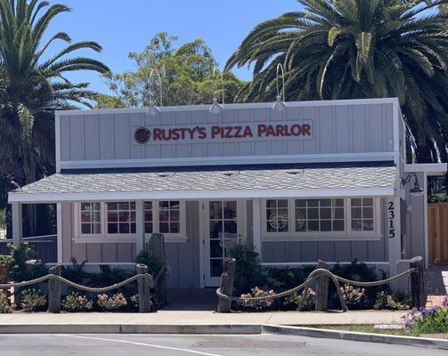 Rusty’s Pizza Parlor