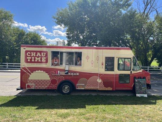 Food truck founders, Melissa and Tyler!