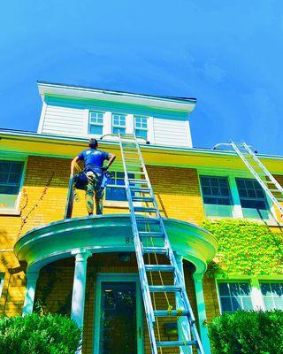 exterior window cleaning in Clarendon Hills