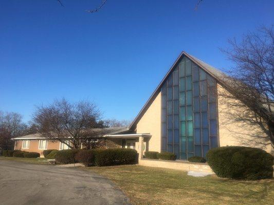 Church is close to Niagara Falls Country Club on Lewiston Road.