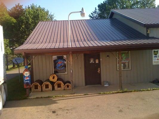 Hand Feed Co & Beverage Drive-Thru