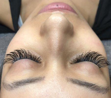 Volume and classic Lash Extensions