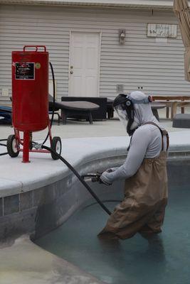 Swimin Hole Pool Tile Cleaning