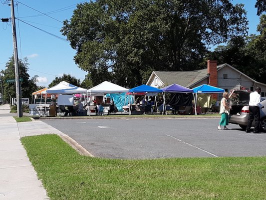 Farmer's market in front