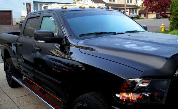 2 jobs (so far) done right by Island Auto Accessories on my 2016 RAM 2500. Side LED light bar and roof clearance lights.