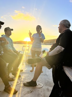 Instructor Stephanie giving us the briefing to our first dive site.