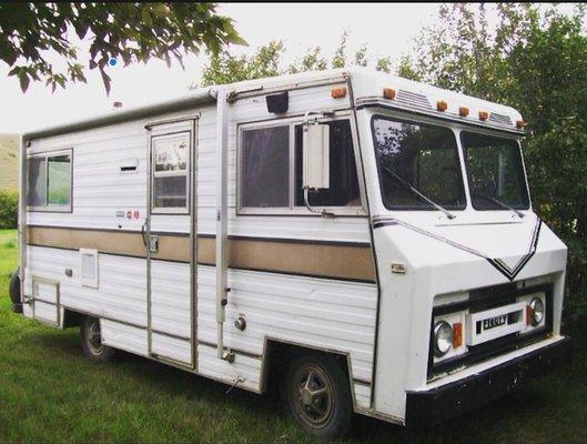 1974 - GMC Fluery - 2 pull bunks and a fold down bed, The Fleury sleeps 6 & is perfect for festivals, road trips or as a production vehicle