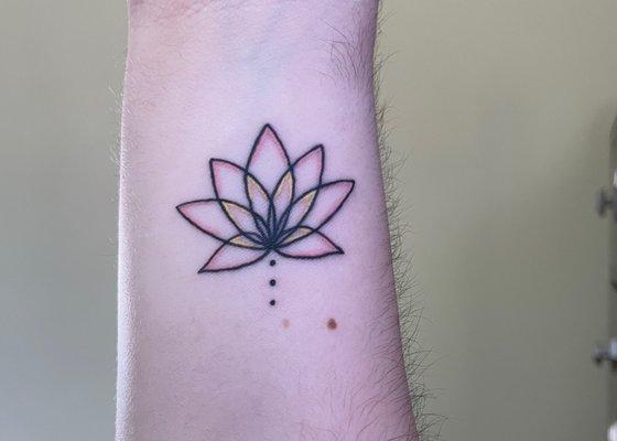 A lotus flower outline