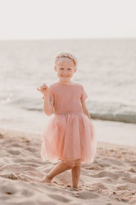 Extended Family Photography at Beachwalk Beach by Alyssa Staats Photography