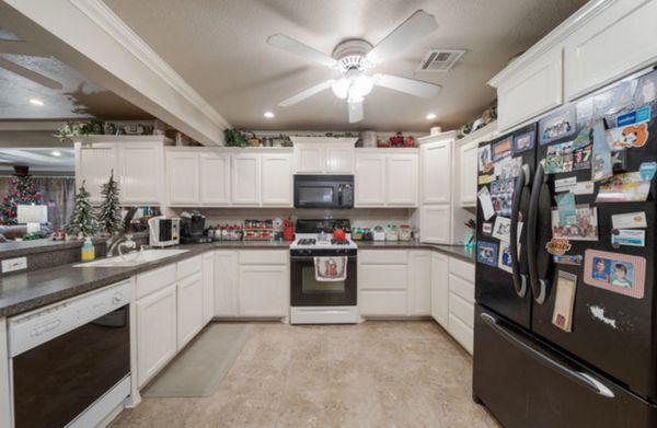 Lake House kitchen