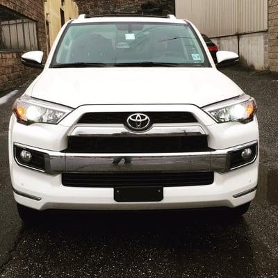 HIDs dropped into a 2016 4Runner!