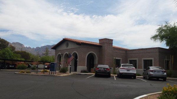 AZ Southwest CPA Services, PLLC building located in the Pima Federal Financial Plaza on 6860 N Oracle Rd. Suite 160 Tucson, AZ 85704.