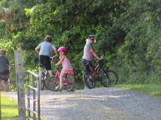 Kids on bicycles at Pride Valley Campgrounds