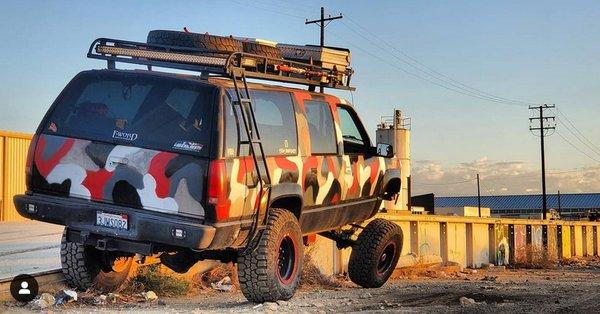 @camzcustoms's super sick solid axle swapped 6.5 diesel powered OBS burb!