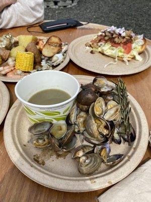 Manila clams - soup to dip in was amazing!