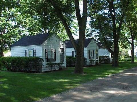 Single Room Cottages