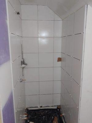 Wall shower tile