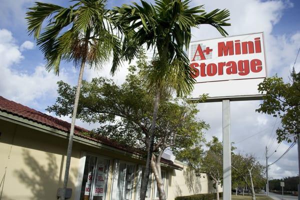 A+ Mini Storage - Doral 58th