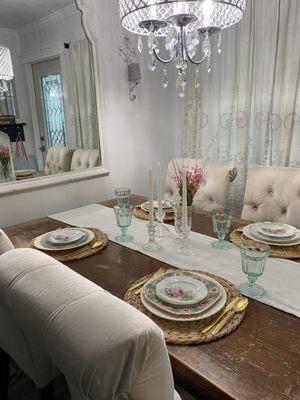 Staging a dining table