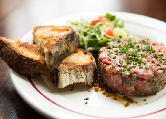 Steak tartare with batard