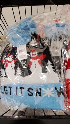 Stay comfy while it snows with the "let it snow Hat"