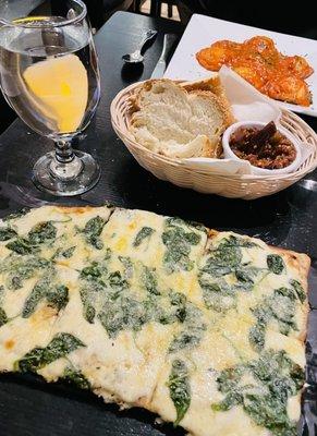 Spinach Alfredo pizzette and lobster ravioli