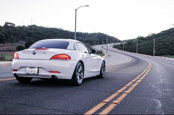 Shawn and this team took less than 2 hours to get my Z4 window tint done.