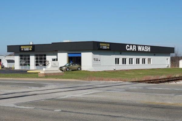 Looking for a quick and efficient oil change service in Muskegon, Michigan? Performance Plus Quick Oil Change and Car Wash in Muskegon.