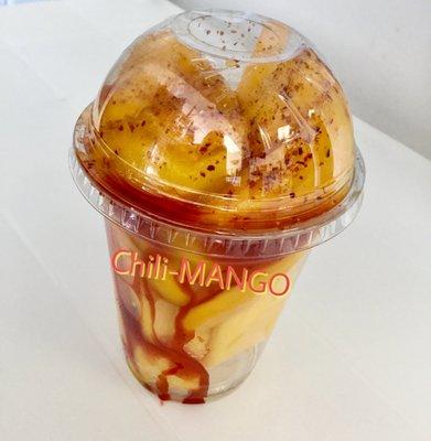 Fresh Cut Mango con Chamoy y Tajin