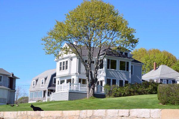 Love this curb appeal. #property #curbappeal @cherylcapehomes