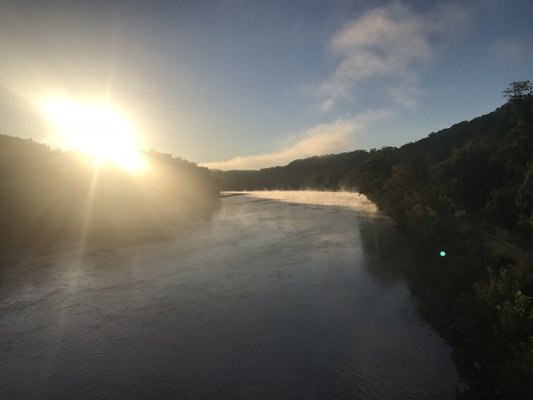 A cool, misty morning on the river