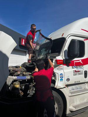 Freightliner Cascadia truck windshield replaced with gasket by AGF