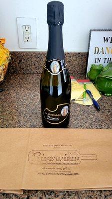 La Vendemmia Prosecco 750ml Bottle $12.50 (12/20/21). @RiverviewWineJC #JerseyCity #LaVendemmia #Prosecco