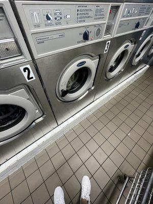 Sally’s Laundromat