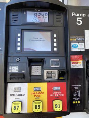 Touchless pay options at pump and three octane choices. Lowest price of five stations at this exit tied with Arco.