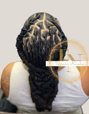 Loc retwist palm roll method  and style