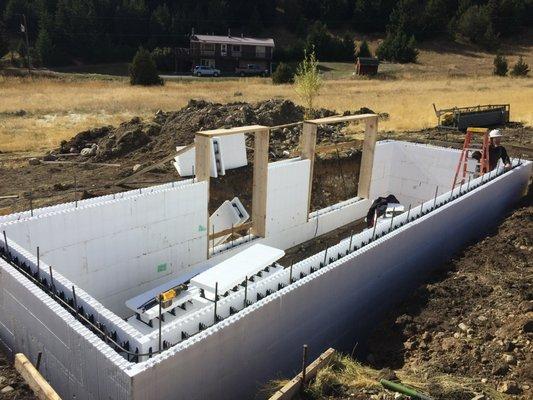 Foam/insulated block foundation