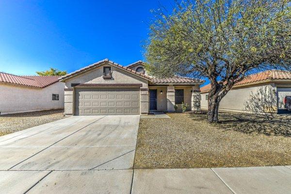 Beautiful home for SALE in Surprise, AZ.