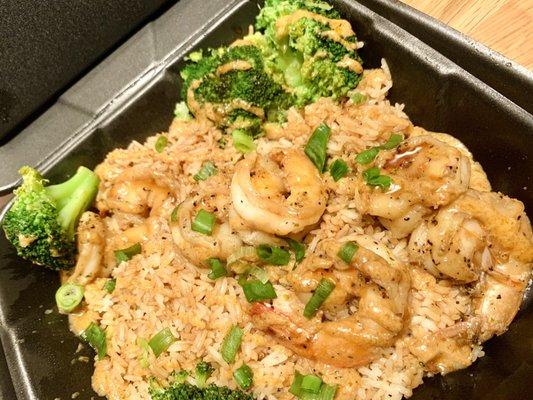 Shrimp Hibachi: fried rice, broccoli, jumbo Shrimp with hibachi sauce drizzled on top. I recommend.