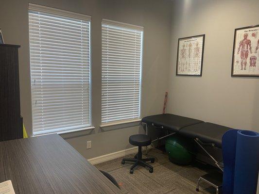 One of the recovery rooms at Airrosti Spring Klein, where patients will learn their individualized treatment plans.