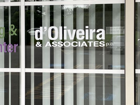 d'Oliveira & Associates