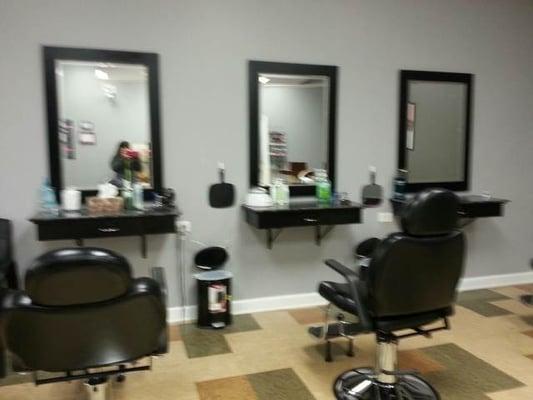 Simply Beauty.
Eyebrows threading, Wax, Facial, Manicure, Pedicure.