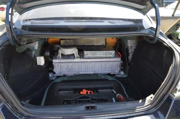 Hybrid Battery from a NISAN-Altima 
    is a similar as TOYOTA-CAMRY HYBRID