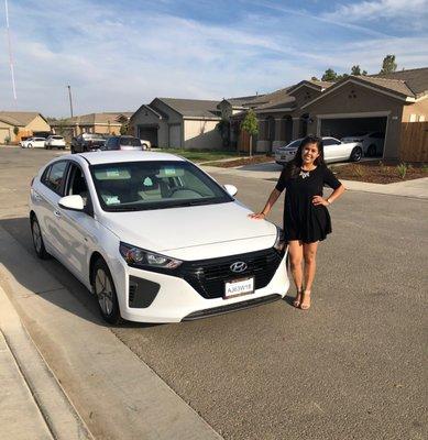 Yesenia and her new Ioniq!