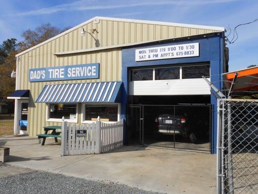 Dad's Tire Store-Home of the Hi Tread Take-Off Tire